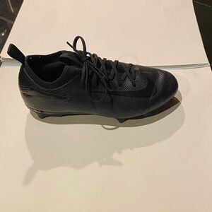 Nike Black Youth Athletic Soccer Shoes